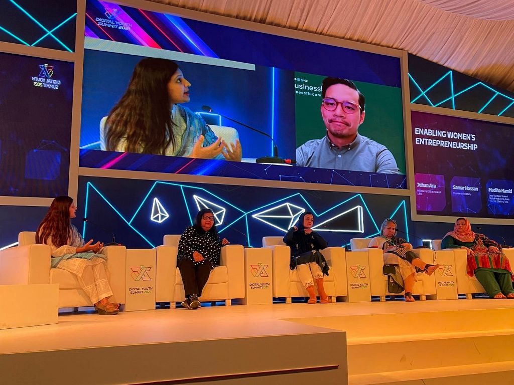 Code For Pakistan at Digital Youth Summit 21